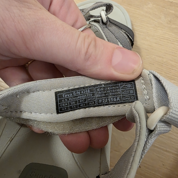 Teva Women's Light Gray Adjustable Strappy Sandals - Picture 8 of 8